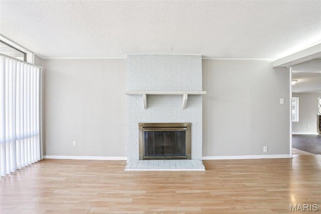 325 Holiday Hill Drive, Florissant, MO 63033