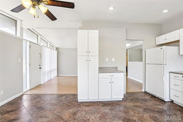 325 Holiday Hill Drive, Florissant, MO 63033