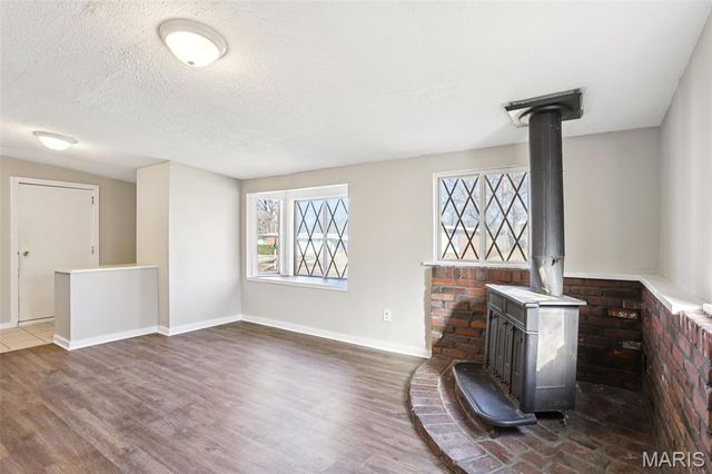 325 Holiday Hill Drive, Florissant, MO 63033