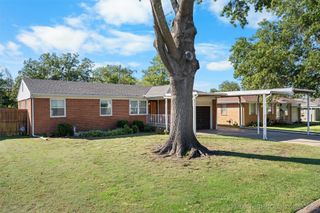 305 NE Myers Avenue, Bartlesville, OK 74006