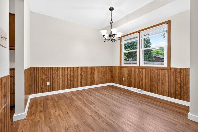121 ALEXANDER DRIVE, Neenah, WI 54956