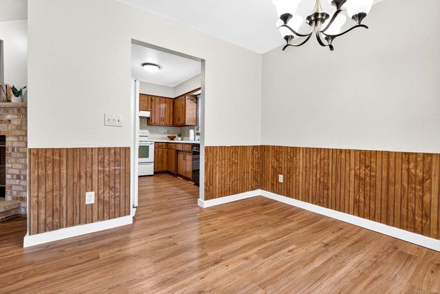 121 ALEXANDER DRIVE, Neenah, WI 54956