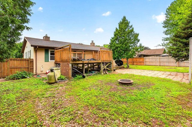 121 ALEXANDER DRIVE, Neenah, WI 54956