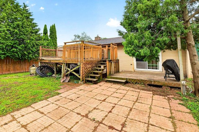 121 ALEXANDER DRIVE, Neenah, WI 54956