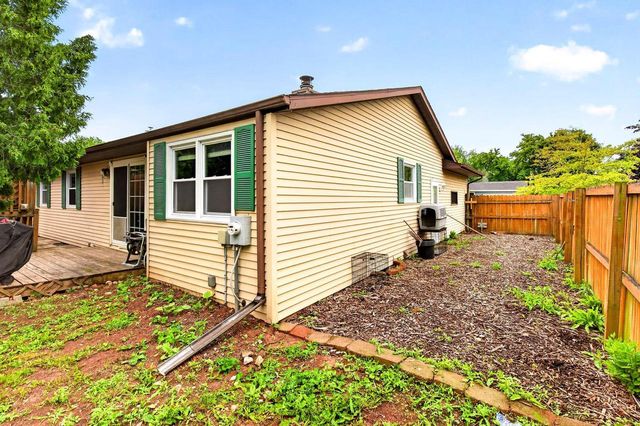 121 ALEXANDER DRIVE, Neenah, WI 54956