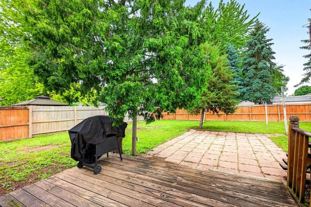 121 ALEXANDER DRIVE, Neenah, WI 54956