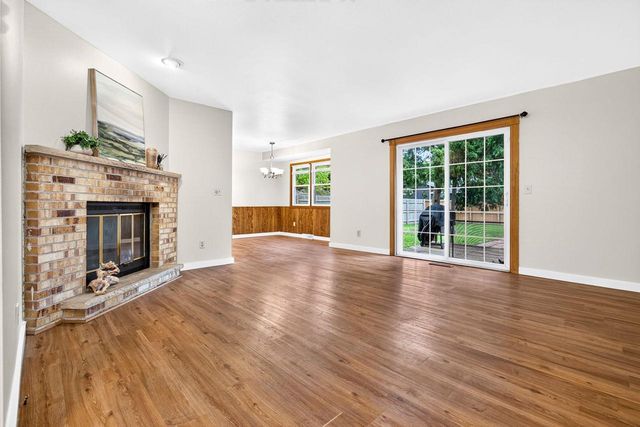 121 ALEXANDER DRIVE, Neenah, WI 54956