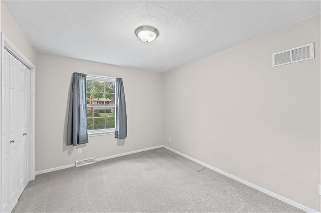 9700 N Charlotte Street, Kansas City, MO 64155