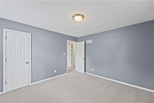 9700 N Charlotte Street, Kansas City, MO 64155
