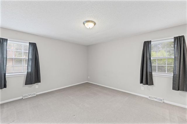 9700 N Charlotte Street, Kansas City, MO 64155