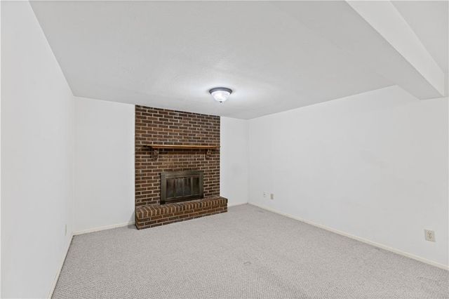 9700 N Charlotte Street, Kansas City, MO 64155
