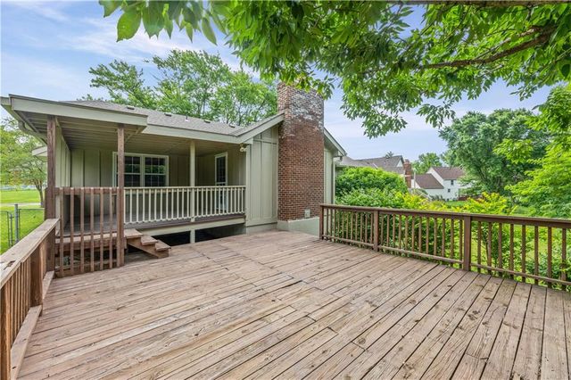 9700 N Charlotte Street, Kansas City, MO 64155
