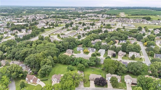 9700 N Charlotte Street, Kansas City, MO 64155