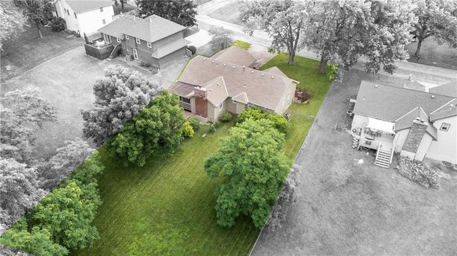 9700 N Charlotte Street, Kansas City, MO 64155