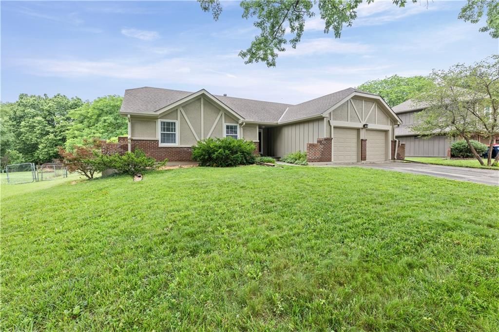 9700 N Charlotte Street, Kansas City, MO 64155