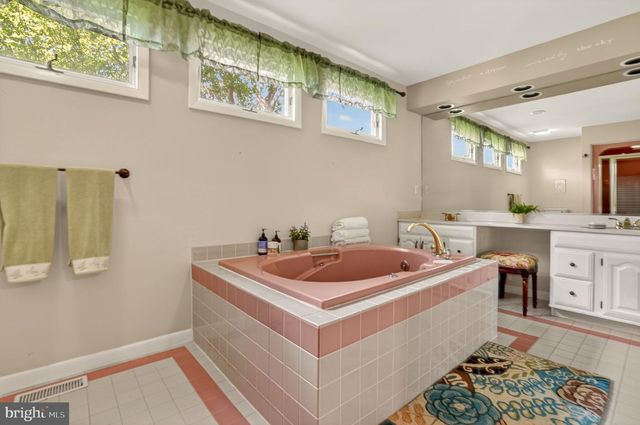 6 HERON ISLE CT, Ocean Pines, MD 21811