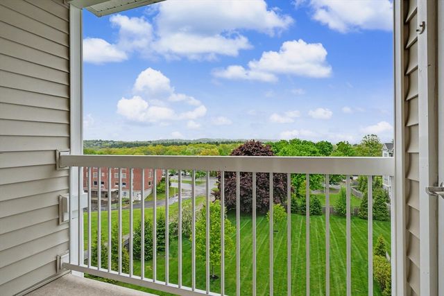 11 Peters Farm Way 409, Westborough, MA 01581