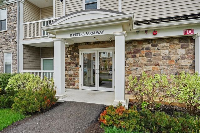 11 Peters Farm Way 409, Westborough, MA 01581