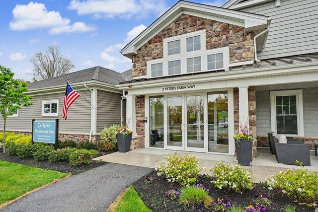 11 Peters Farm Way 409, Westborough, MA 01581