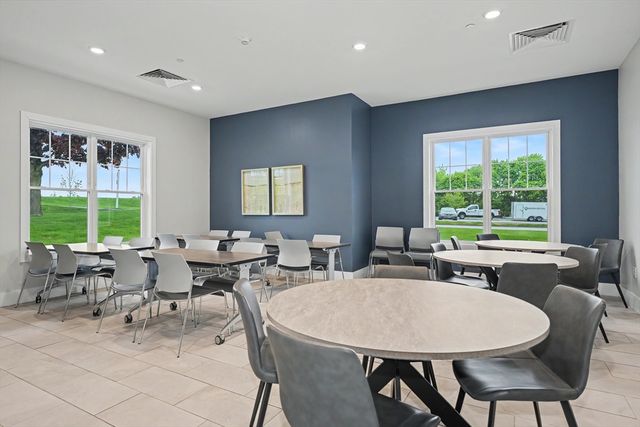 11 Peters Farm Way 409, Westborough, MA 01581