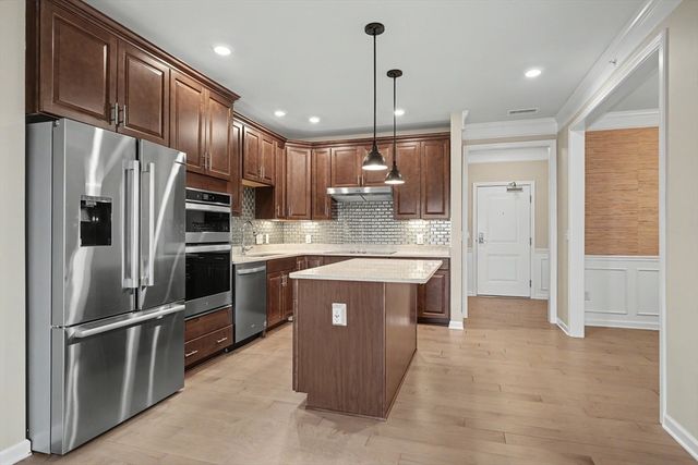 11 Peters Farm Way 409, Westborough, MA 01581