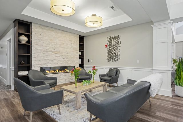 11 Peters Farm Way 409, Westborough, MA 01581