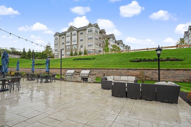 11 Peters Farm Way 409, Westborough, MA 01581