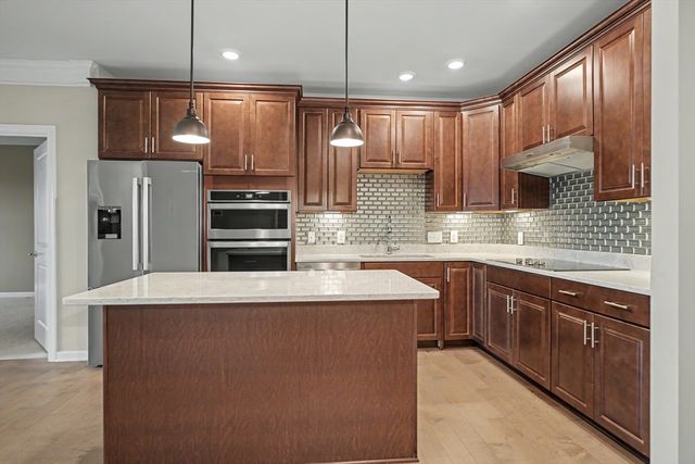 11 Peters Farm Way 409, Westborough, MA 01581