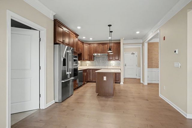 11 Peters Farm Way 409, Westborough, MA 01581