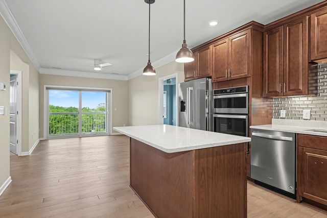 11 Peters Farm Way 409, Westborough, MA 01581