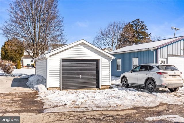 15 WESTMINSTER AVE, Hanover, PA 17331