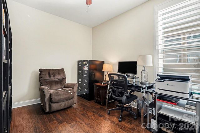 8407 Festival Way, Charlotte, NC 28215