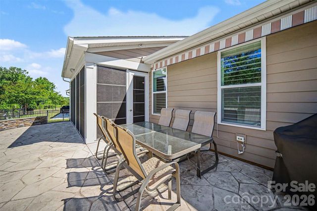 8407 Festival Way, Charlotte, NC 28215