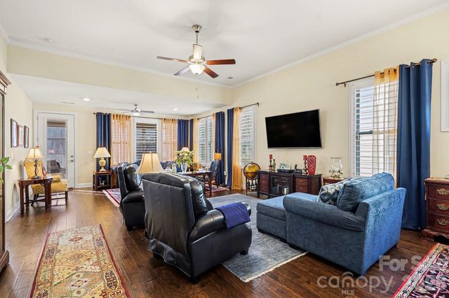 8407 Festival Way, Charlotte, NC 28215