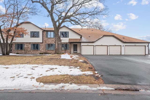 2644 Lake Court Drive 31, Mounds View, MN 55112