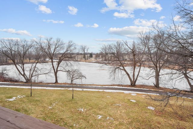 2644 Lake Court Drive 31, Mounds View, MN 55112