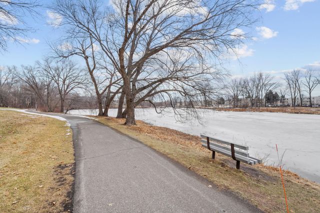 2644 Lake Court Drive 31, Mounds View, MN 55112