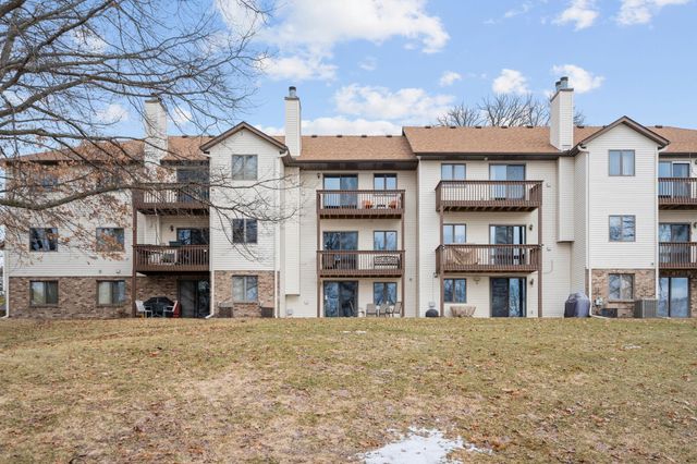 2644 Lake Court Drive 31, Mounds View, MN 55112