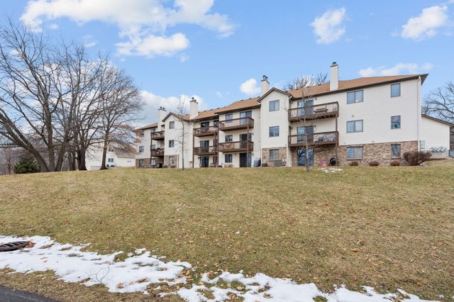 2644 Lake Court Drive 31, Mounds View, MN 55112