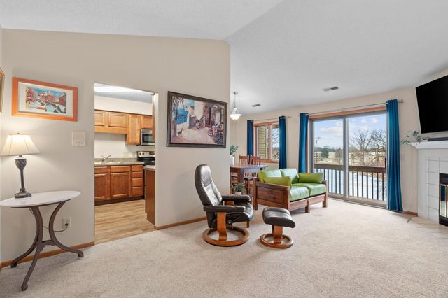 2644 Lake Court Drive 31, Mounds View, MN 55112