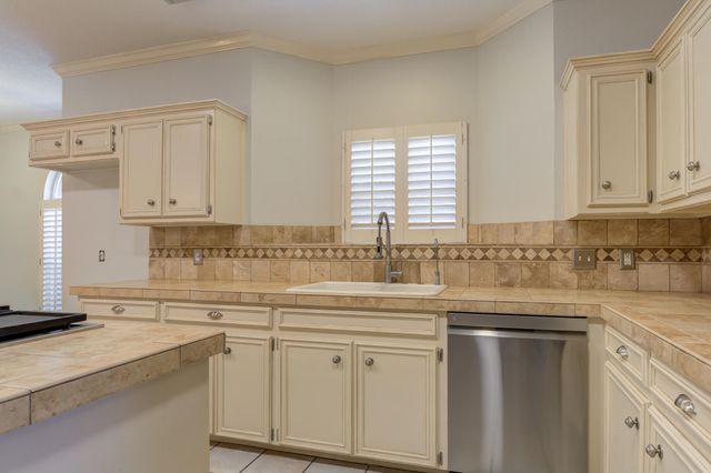 5914 86th Street, Lubbock, TX 79424