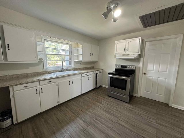 5640 Lakeshore Road, Columbus, GA 31907