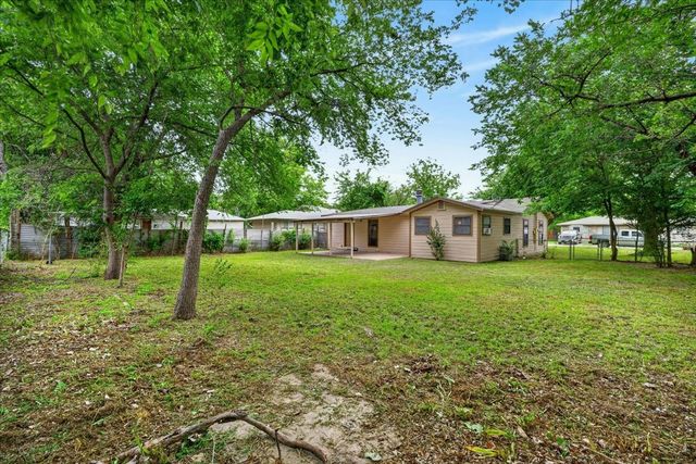 988 N Clinton Street, Stephenville, TX 76401