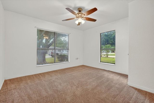 988 N Clinton Street, Stephenville, TX 76401