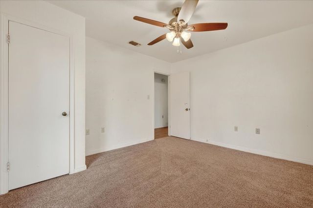 988 N Clinton Street, Stephenville, TX 76401