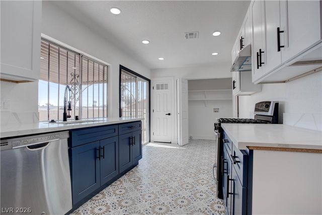 42 Moonlight Drive, Las Vegas, NV 89110