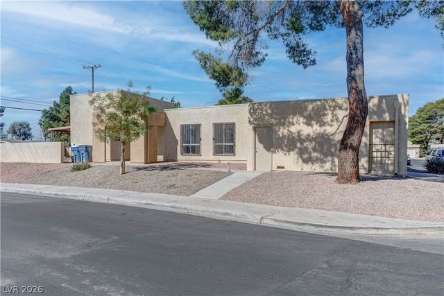 42 Moonlight Drive, Las Vegas, NV 89110