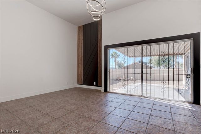 42 Moonlight Drive, Las Vegas, NV 89110