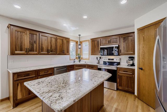 8302 Padre Circle NE, Otsego, MN 55330