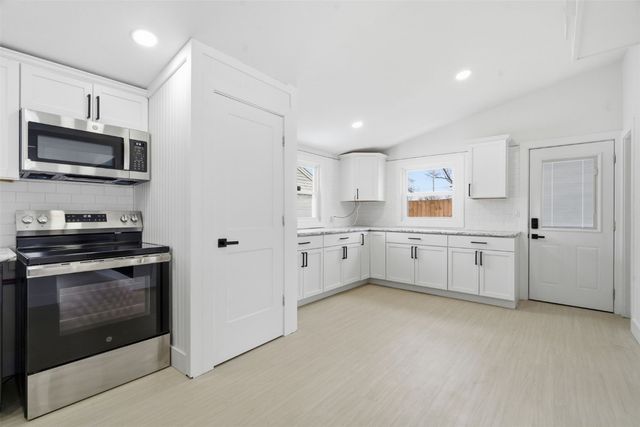 270 Miller SW, Cedar Rapids, IA 52404